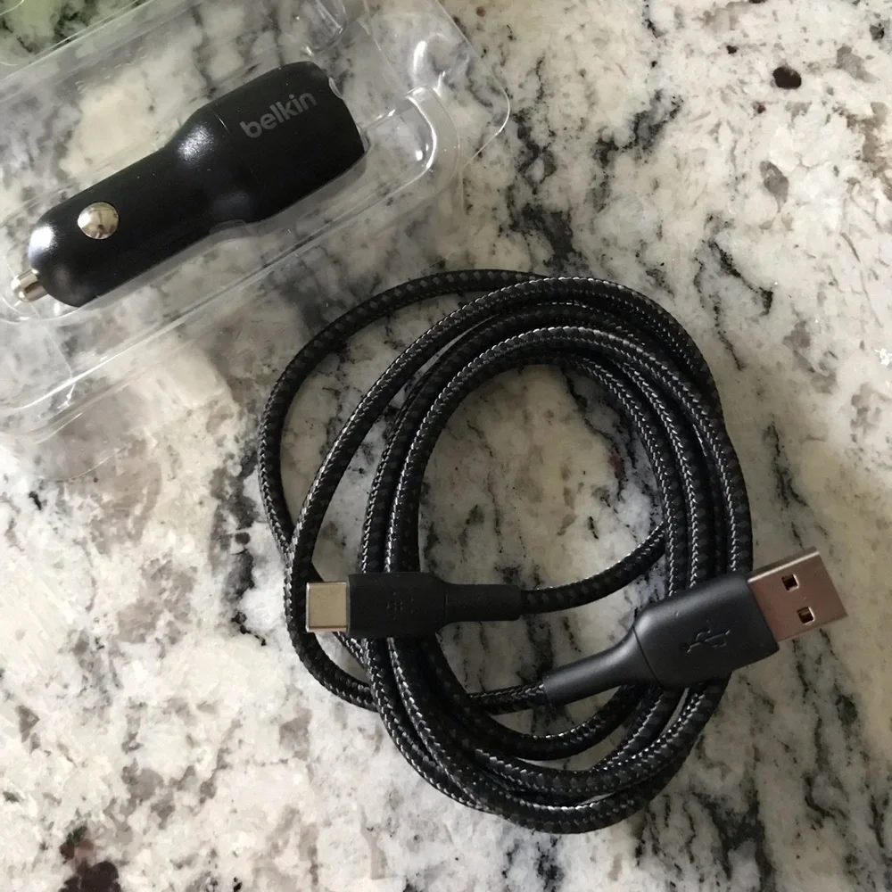 belkin Dual-Port USB-A Car Charger 24w+5ft cord